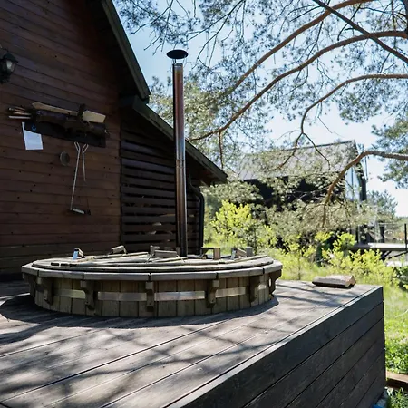 Dom Pod Klonem Na Kaszubach *